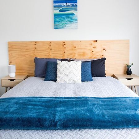 Surf N Stay Whangamata Bagian luar foto