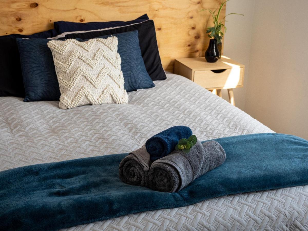 Surf N Stay Whangamata Bagian luar foto