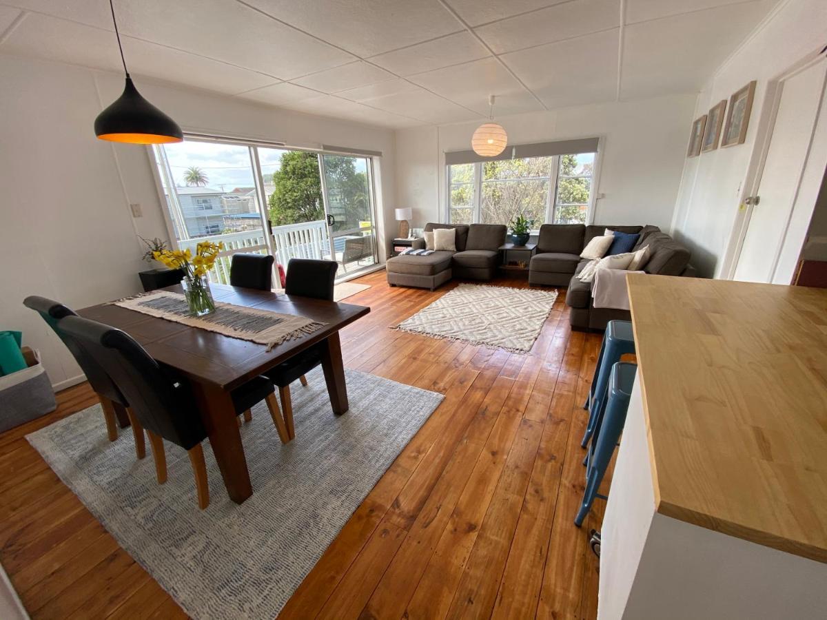Surf N Stay Whangamata Bagian luar foto