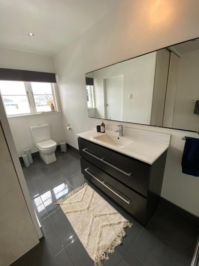 Surf N Stay Whangamata Bagian luar foto