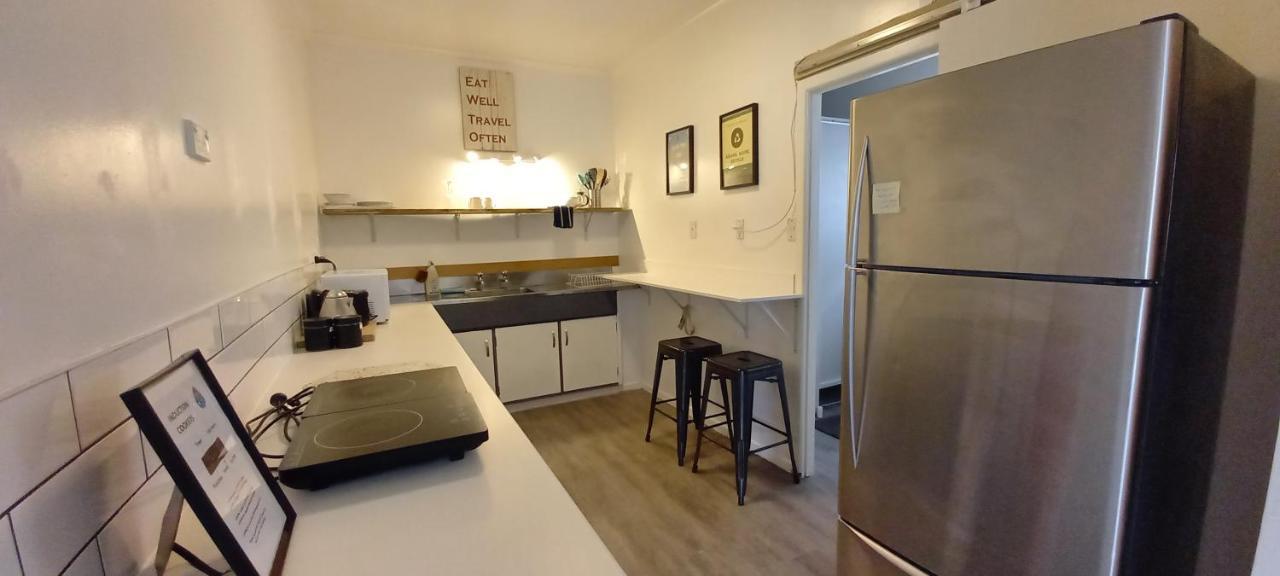 Surf N Stay Whangamata Bagian luar foto