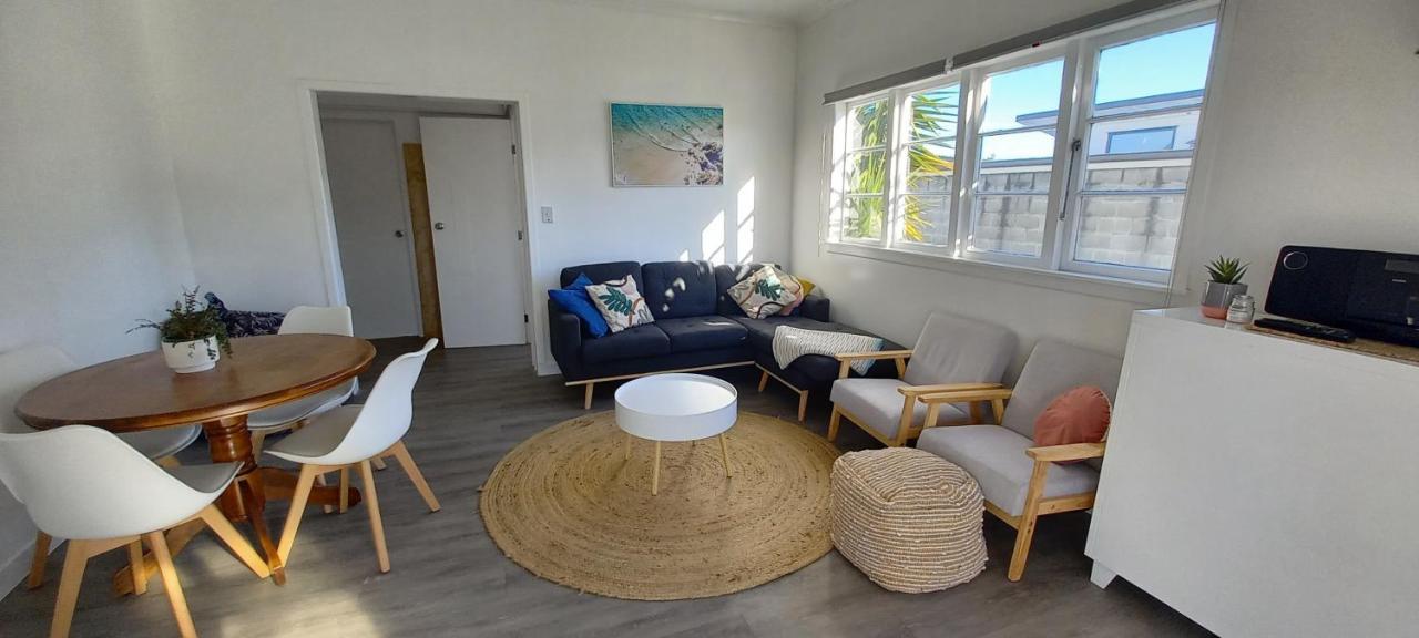 Surf N Stay Whangamata Bagian luar foto