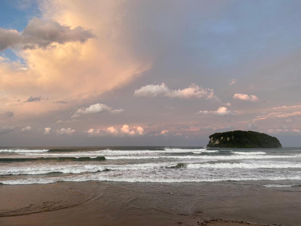 Surf N Stay Whangamata Bagian luar foto