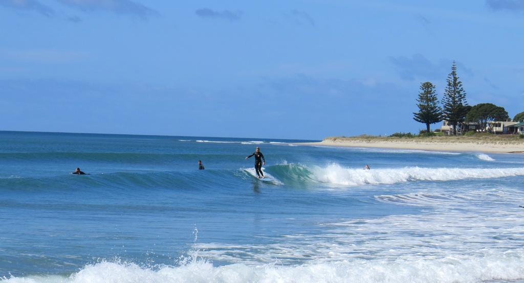 Surf N Stay Whangamata Bagian luar foto
