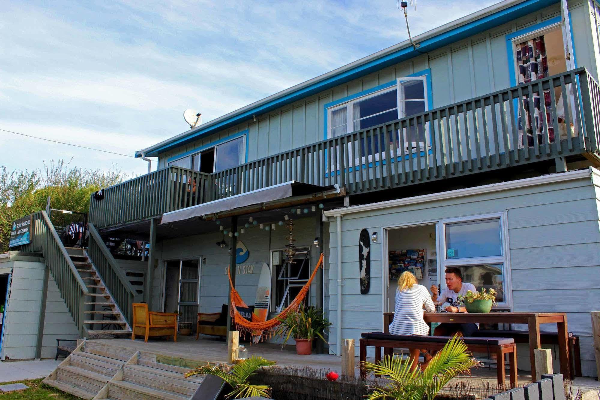 Surf N Stay Whangamata Bagian luar foto