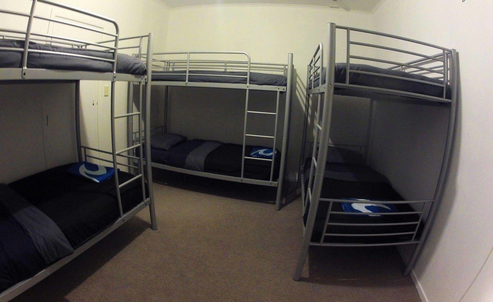 Surf N Stay Whangamata Bagian luar foto